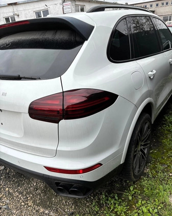 Porsche Cayenne cena 89900 przebieg: 151000, rok produkcji 2017 z Wołomin małe 56